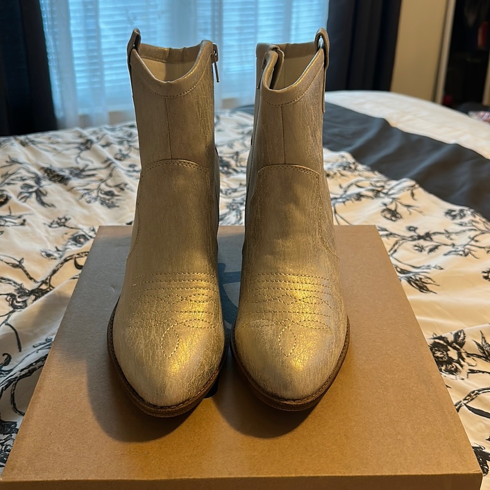 Metallic Dirty Laundry Low Cut Boots .